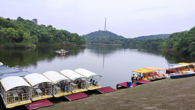 玩沙划船徒步登山的免费景点,德阳东湖山公园,你去过吗