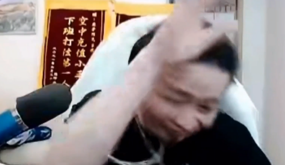 王者荣耀:吕德华深夜五排混分,零杠十被队友带飞!