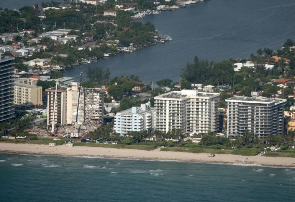 美国佛罗里达州迈阿密坍塌公寓远景./ic photo