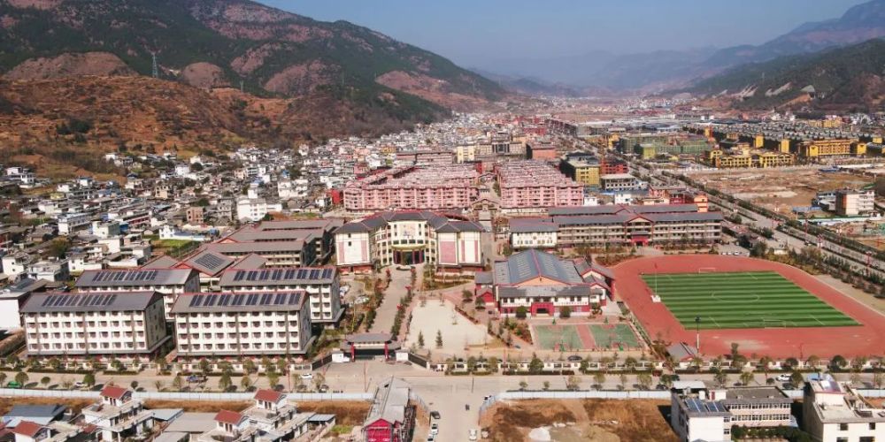 杨书记,好样的!宁蒗县委书记杨承新获全国优秀县委书记,昨日接受表彰
