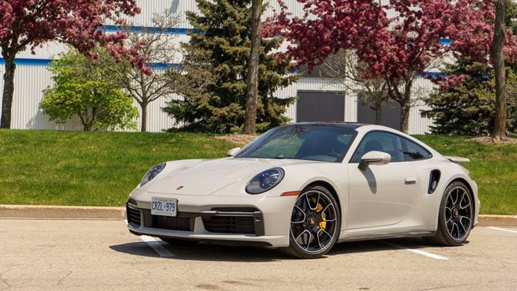 2021款全新保时捷911 turbo s:顶级的赛车手魅力