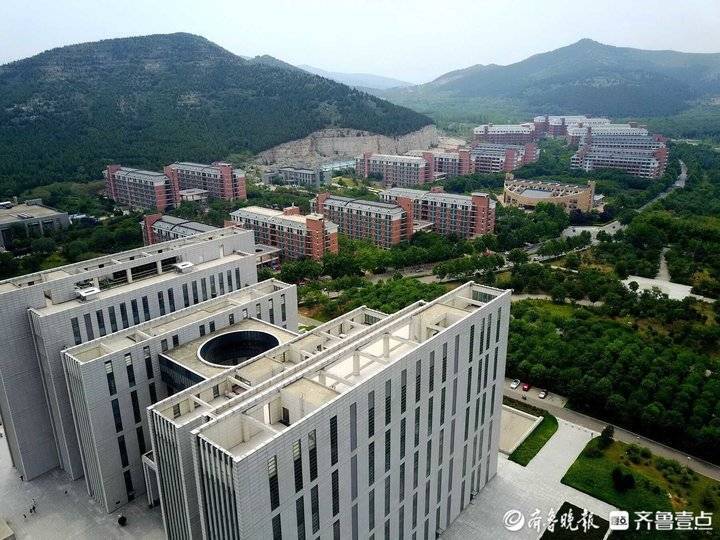 高考季探营,航拍山东师范大学长清湖校区美景