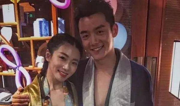 郑恺前女友晒泳装照,小腹平坦没有一点赘肉,身材优越