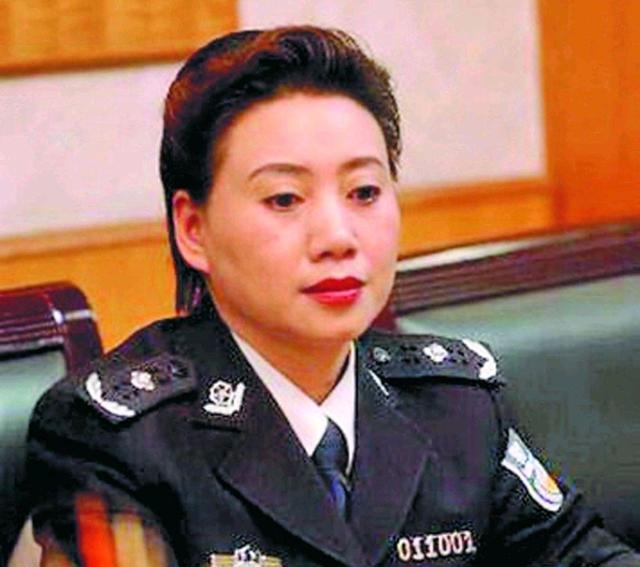 她是资深"重庆警花",副厅级,沦落为文强情妇,55岁黯然