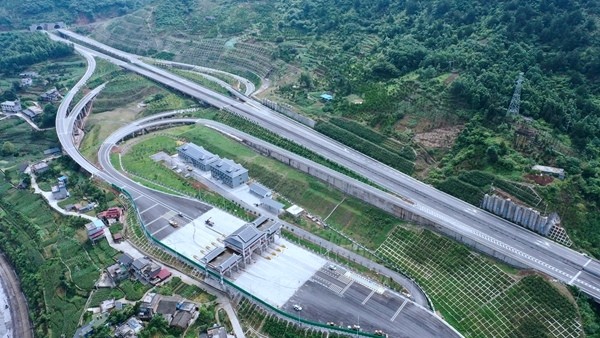 正习高速公路通车试运营