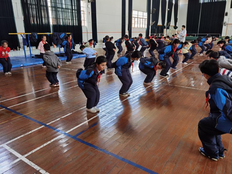 体校排名_体校少年跳水训练图片