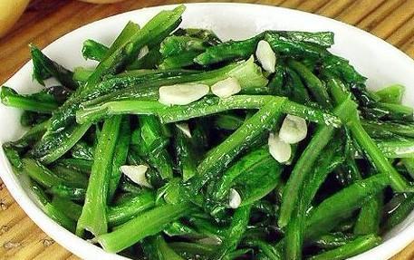 炒"油麦菜"前,很多人都少了"这一步",难怪吃起来很苦