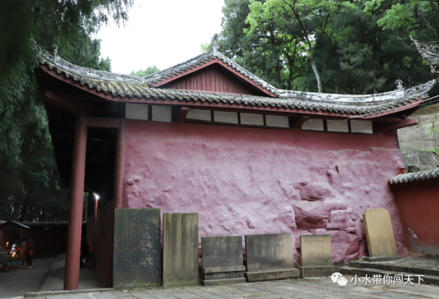 梓潼县境内的卧龙山风景区好玩吗?要门票吗?如何去?