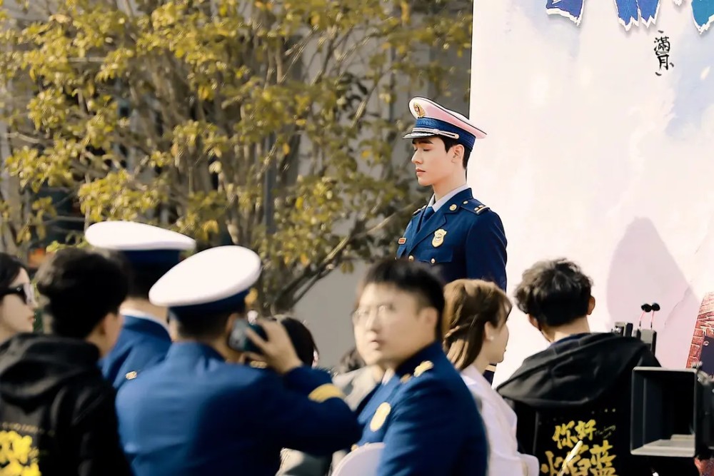 你好火焰蓝火热来袭火焰蓝龚俊与天使白张慧雯上演动人故事