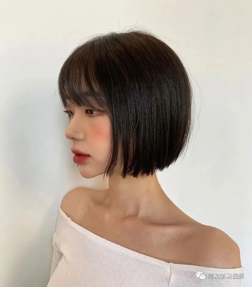 2021流行短发发型学生,初中生女2021年发型 2021流行真正 "免打理短发"