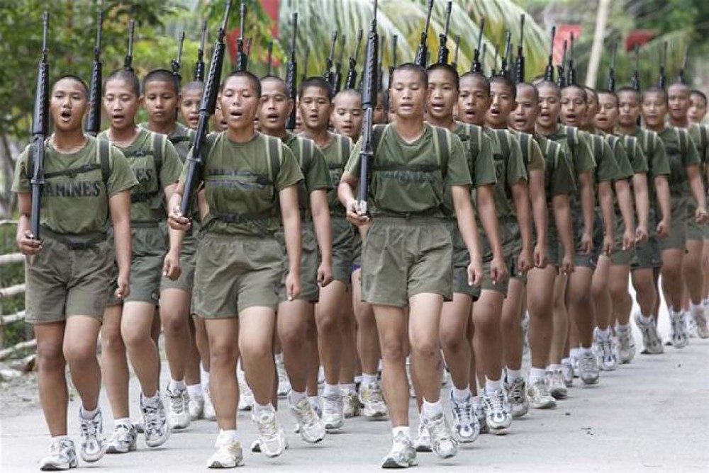 菲律宾大批女兵上岗:驱离外国船只,瓦解敌人的斗志!底线何在?