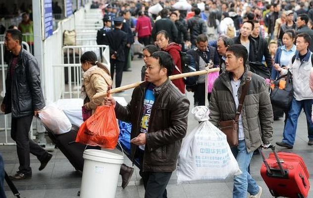 到深圳打工想赚钱,并没有那么容易,很多人连五千的工作都找不到