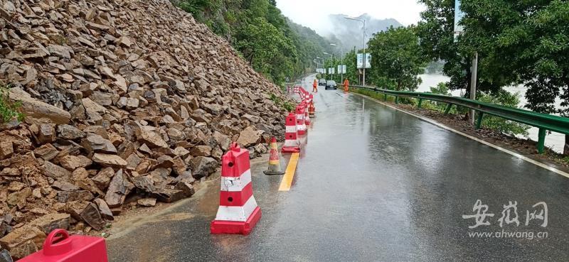 国道g237线石台段山体滑坡续:已抢通半幅 但暂不开放交通