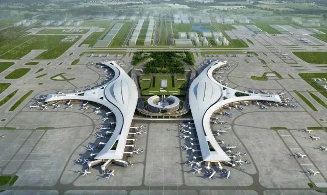2013年6月,成都天府机场正式确定场址,2016年5月动工建设,再到2021年6
