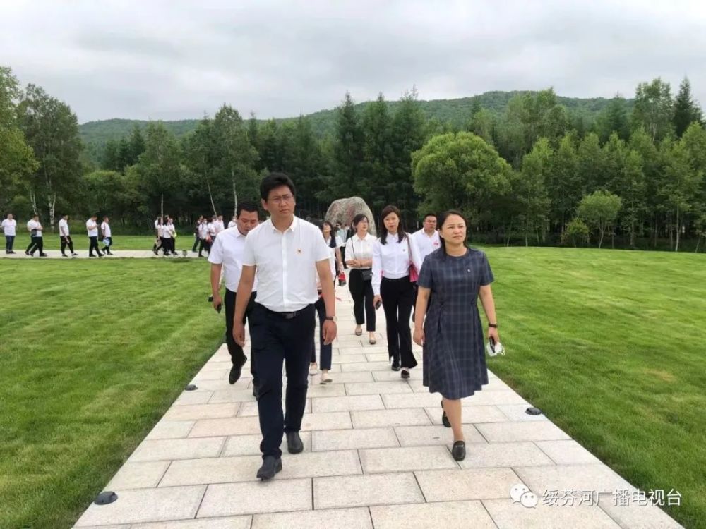 在六大历史资料馆,共青团牡丹江市委副书记杨云峰以《从百年党史中