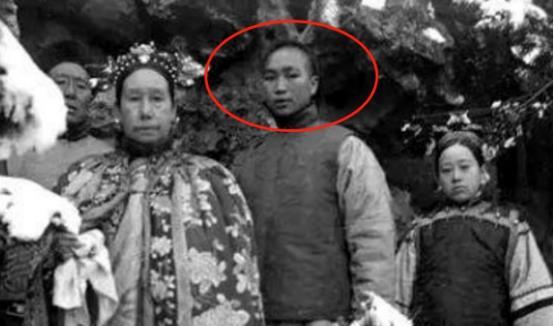 当年把珍妃推入井中的太监崔玉贵,为何能得以善终?只因一个女人