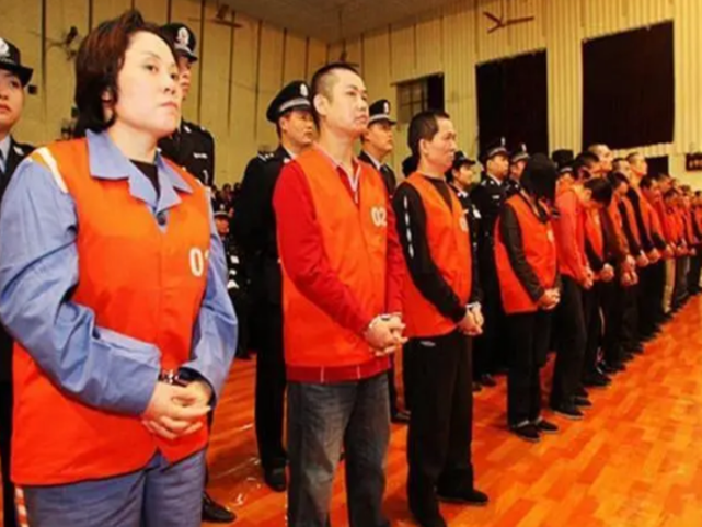 中国第一黑帮女老大,"重庆谢姐"究竟有多牛?她最后