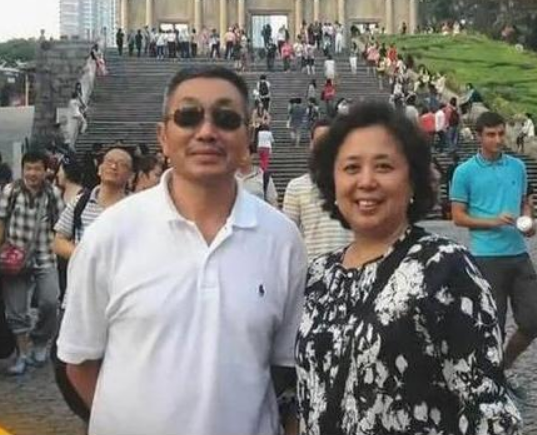 63岁老戏骨杜源,娶四岁相识的青梅竹马,38年无绯闻是