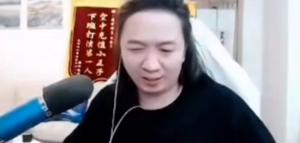 王者荣耀:德华深夜五排上分,撞车养猪车队,七分钟被推平!