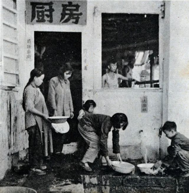 【庆祝建党百年】这些老照片里,充满人间烟火味