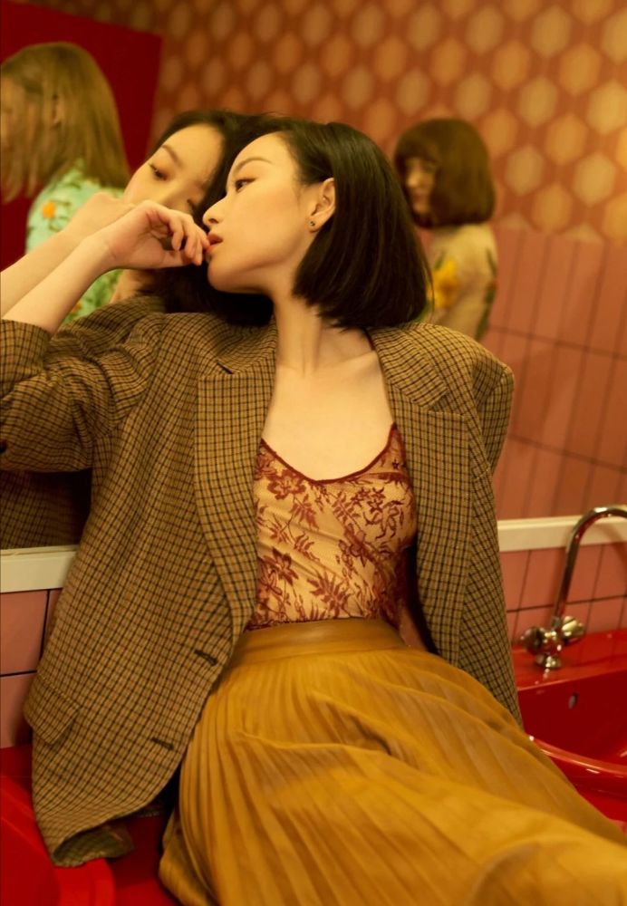 倪妮高清全面屏壁纸00345