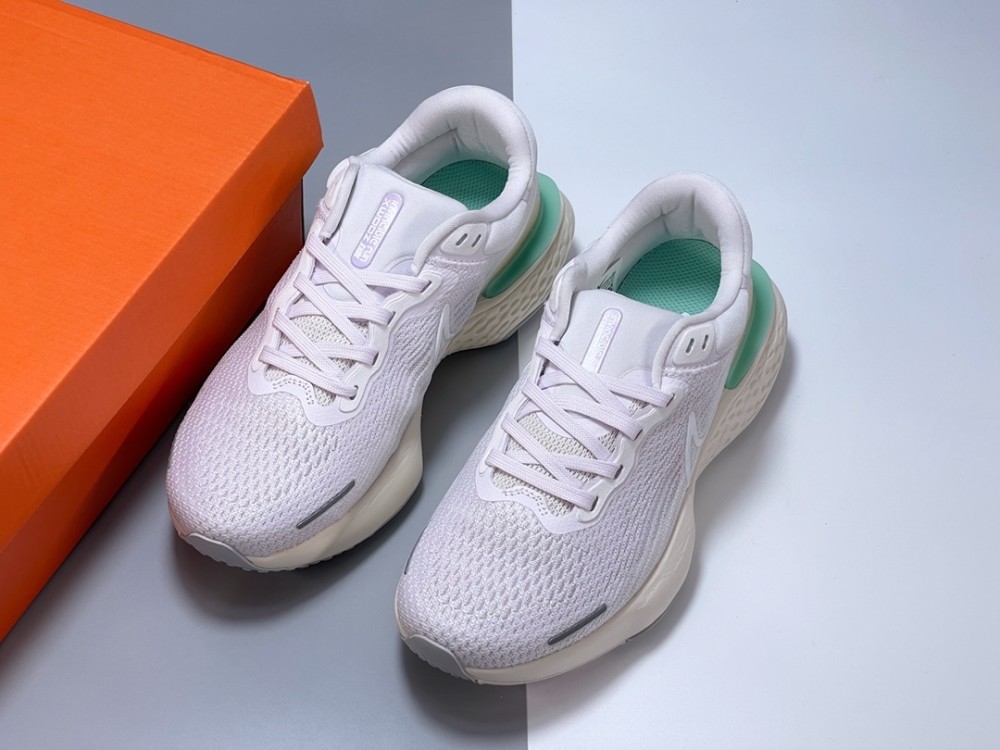 nike zoomx invincible run fk跑步鞋