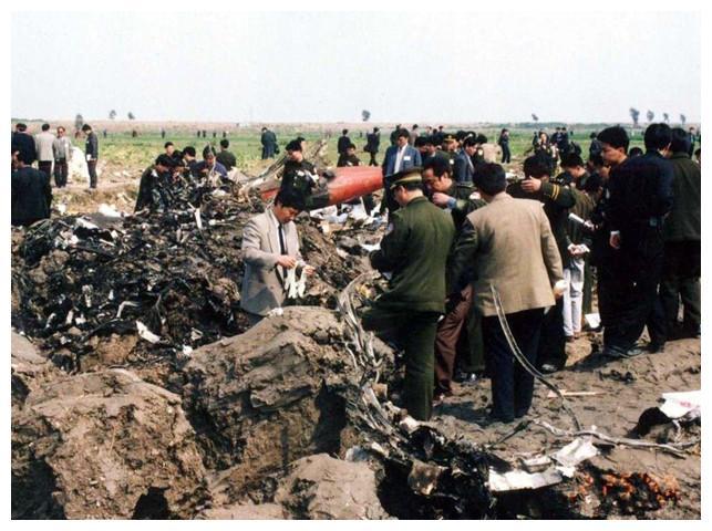 温州空难现场1毫米的误差造成61人遇难黑匣子录音曝光