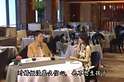 在拍《过埠新娘》时,郑裕玲与编剧甘国亮结识,在他的追求下,两人相恋.