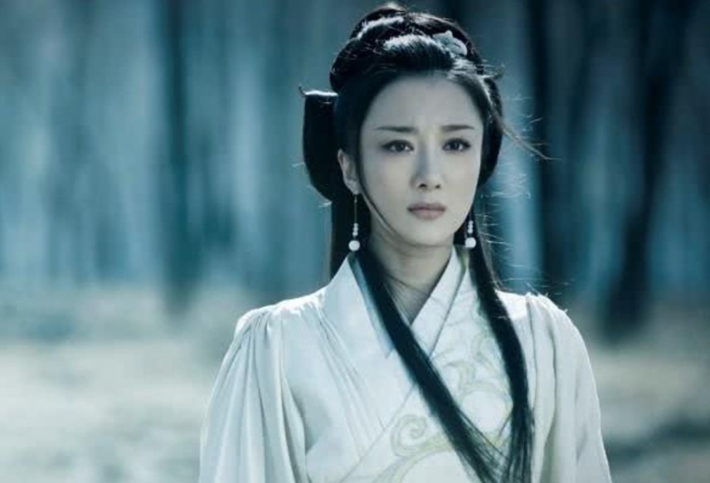 自古美女配英雄,可惜绝代佳人挥剑自刎;没有了她,天下