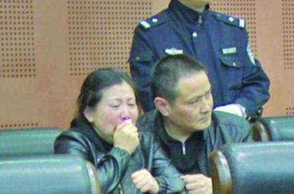 南京富豪怀疑妻子不忠,捅妻60多刀身亡,判死刑后在狱中又伤5人