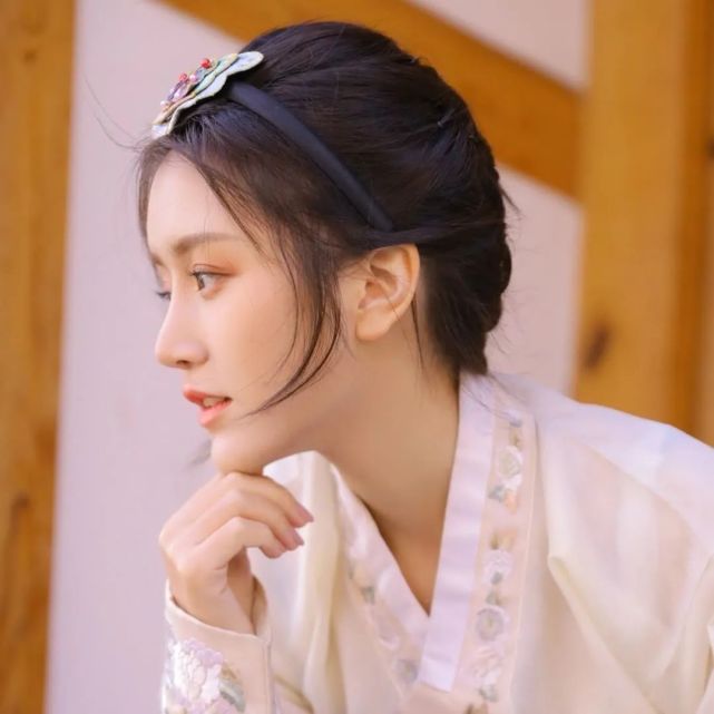 闺蜜都在偷偷收藏的侧脸杀头像