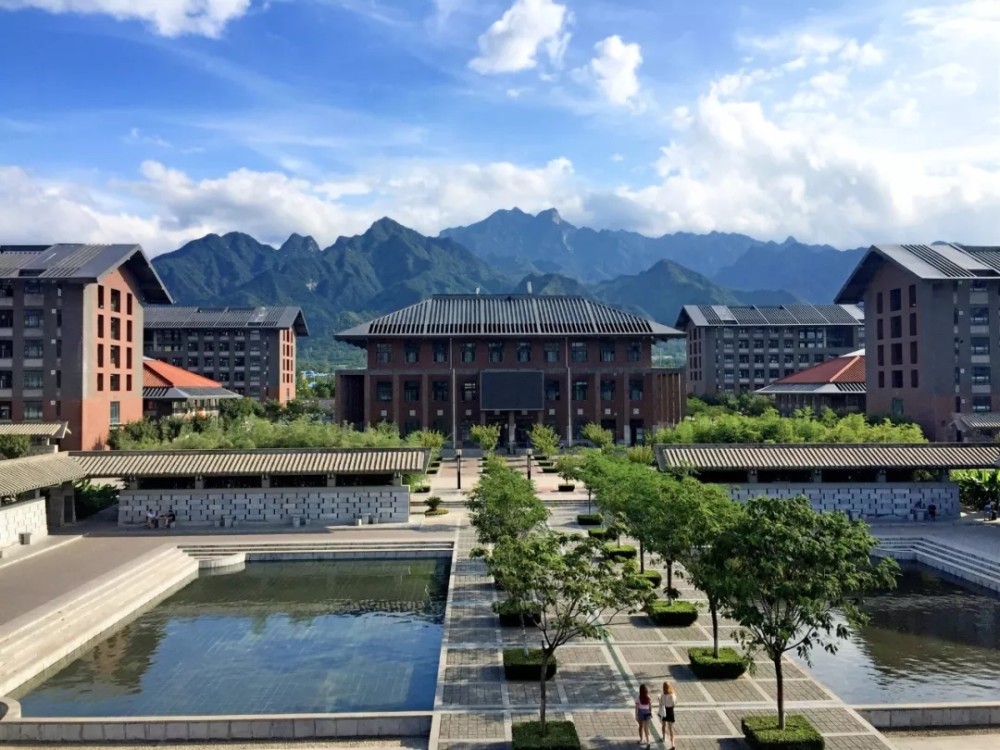 西安建筑科技大学环境怎么样?草堂雾绕,南山含黛!