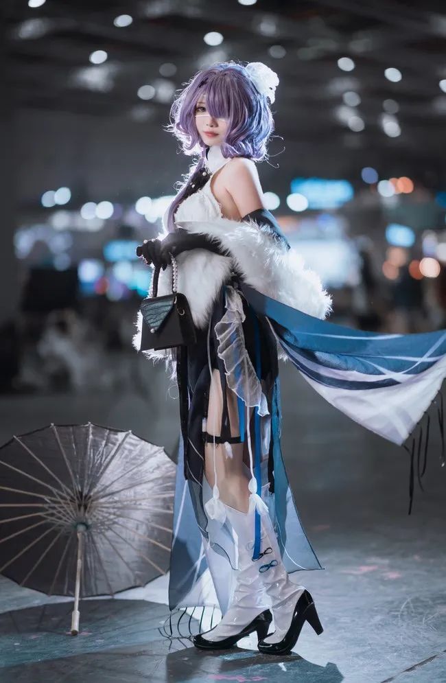 cos:明日方舟絮雨"所有的回忆最后都会变成泡沫.