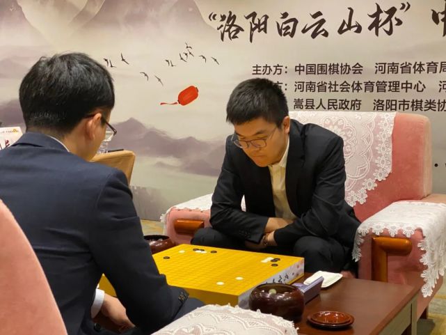 棋圣战决战柯洁先拔头筹时越家乡封圣前景不乐观