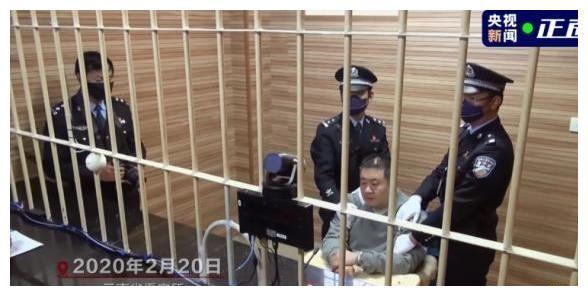 孙小果死刑前两眼含泪:"死刑不死"的他,栽倒在为空姐