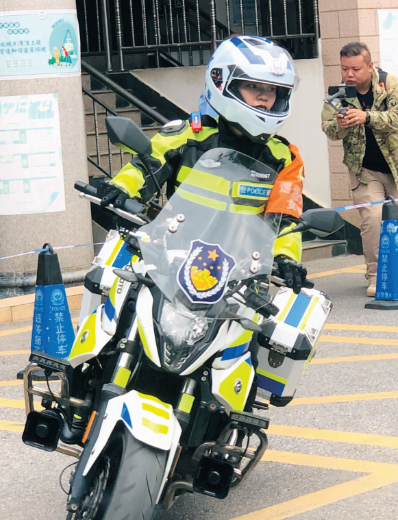 飒!春城骑警有了娘子军