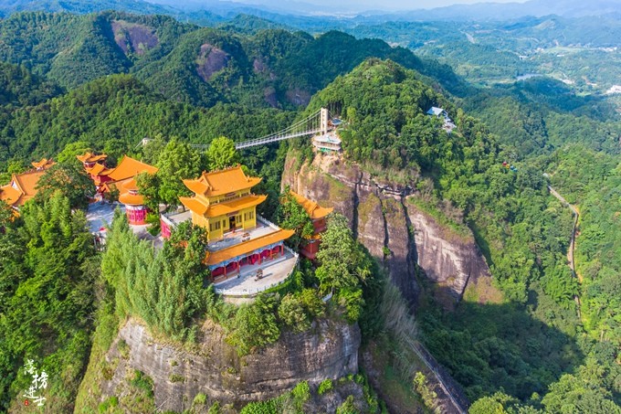 江西全南有一座天龙山风景秀丽充满险峻还隐藏着众多传说