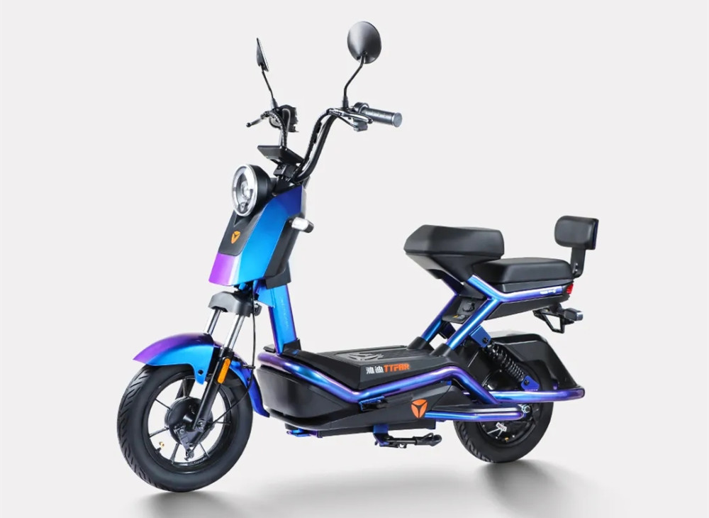 雅迪酷锐125评测搭载60v24ah石墨烯电池续航超过100公里
