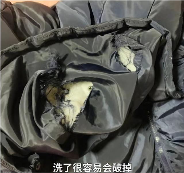 2480元天价校服一拽就烂,校服回应:"不爱穿可以不穿"!