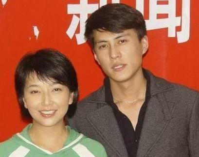 离婚18年来,江珊从未传出过二婚的消息,但与现任男友田小洁关系非常