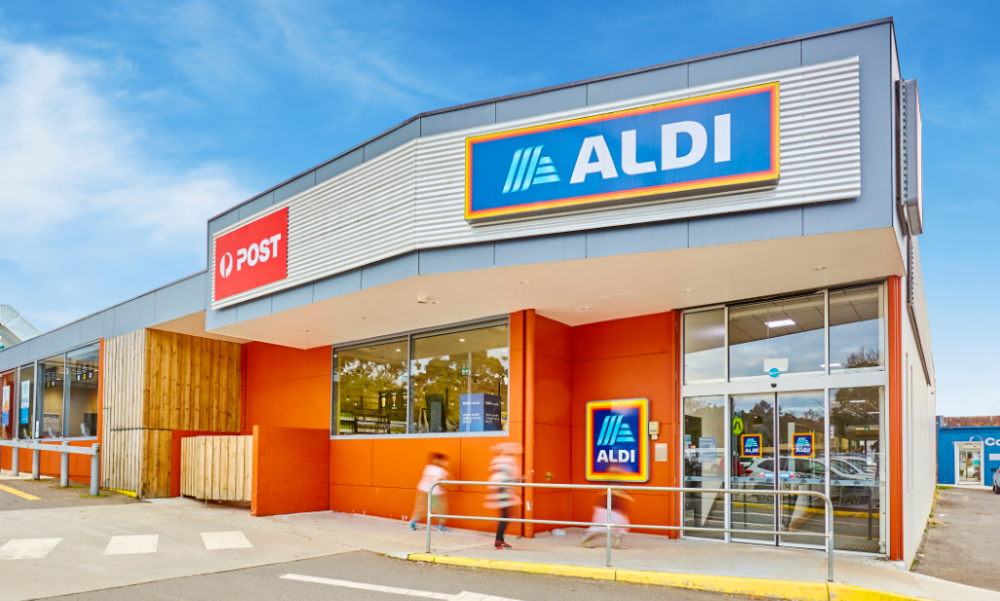 购物中心被重新定位,以提供全系列的aldi超市产品.