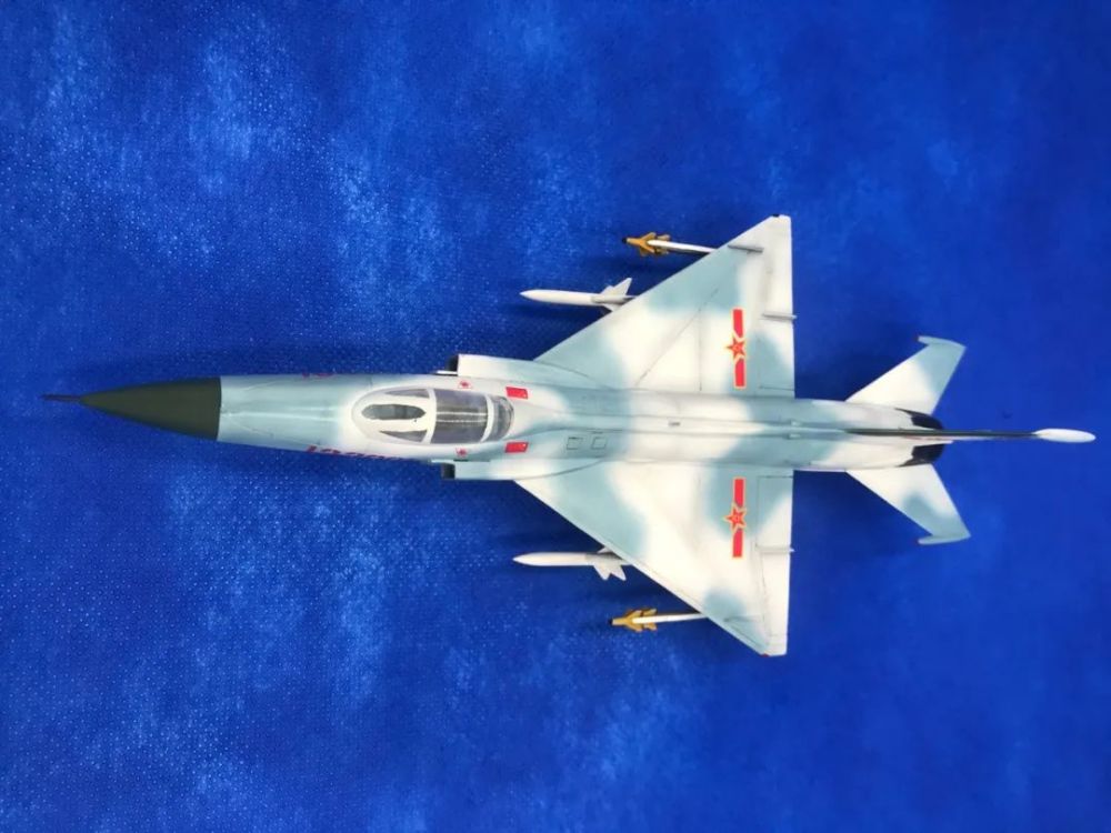 20元套件改出模型大作!再现成飞隐秘机型,原来歼7还有这型号
