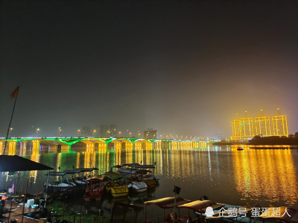 南阳白河月亮桥夜景