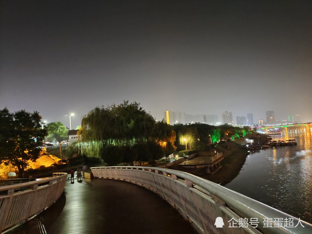 南阳白河月亮桥夜景