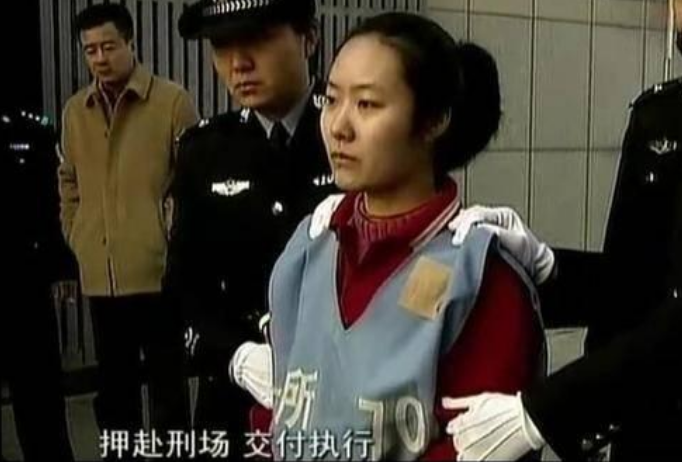 2006年郑州杀医案始末,女子遭上司领导侵犯,与男友杀人后被判死刑