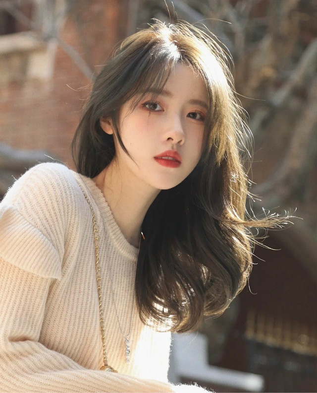 有这几种脸型的女生,放弃"黑长直 刘海"吧,显老不说还