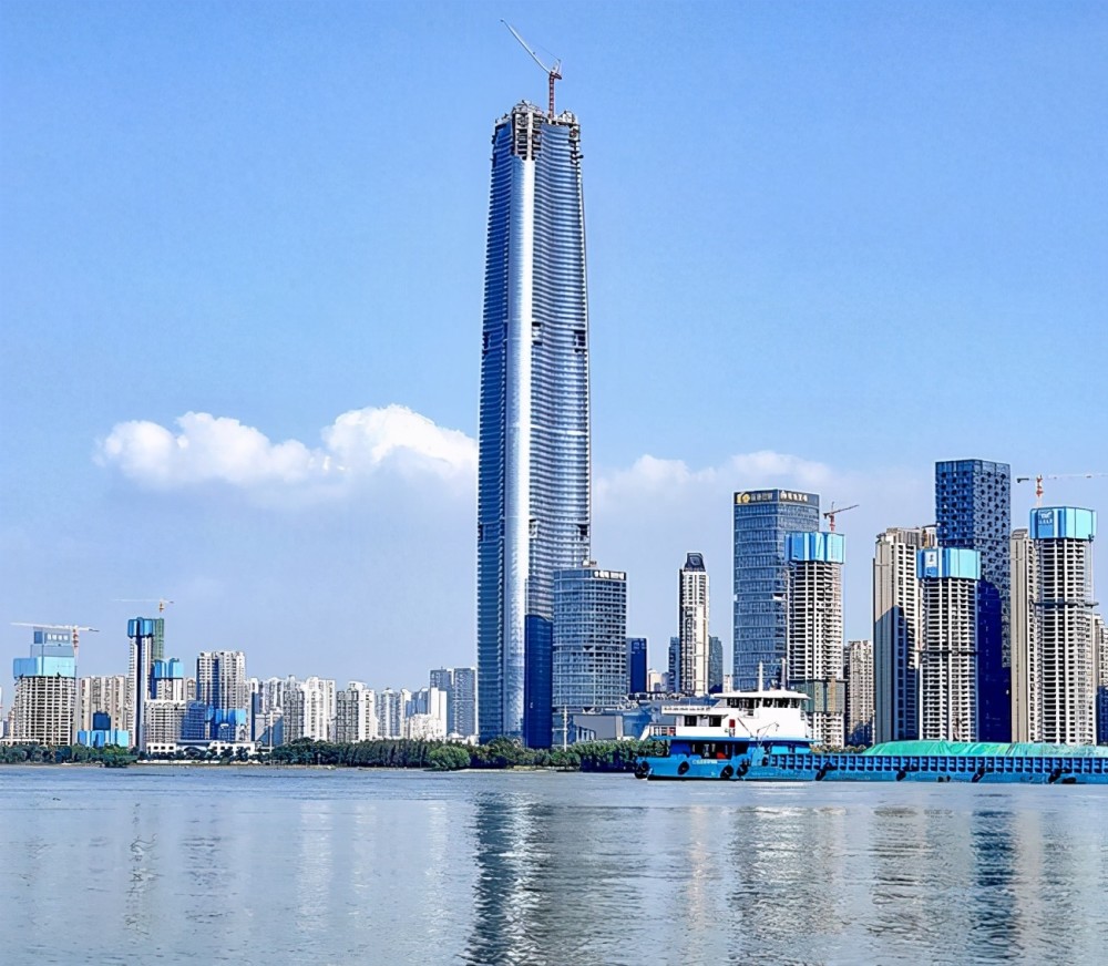 武汉第一高楼进入收尾阶段,高度为475米,有望成湖北"新名片"