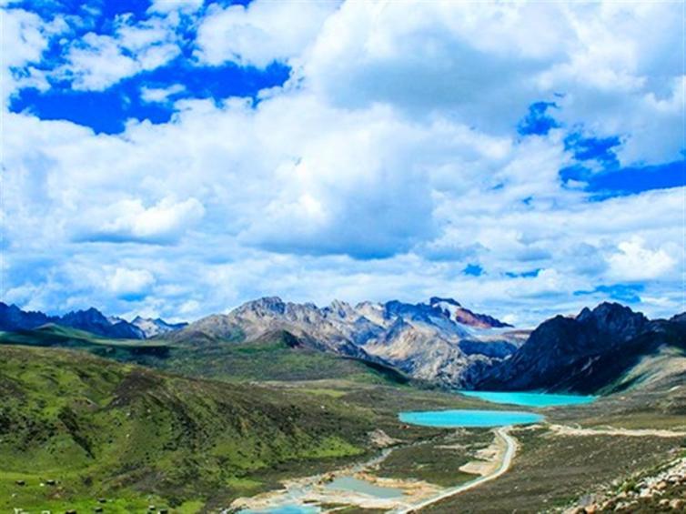 川藏线上一颗耀眼的明珠——海子山自然保护区是青藏高原最大的古
