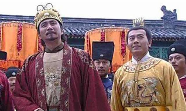 朱元璋为何不传位给儿子?史学家:并非孙子亲,是你也不