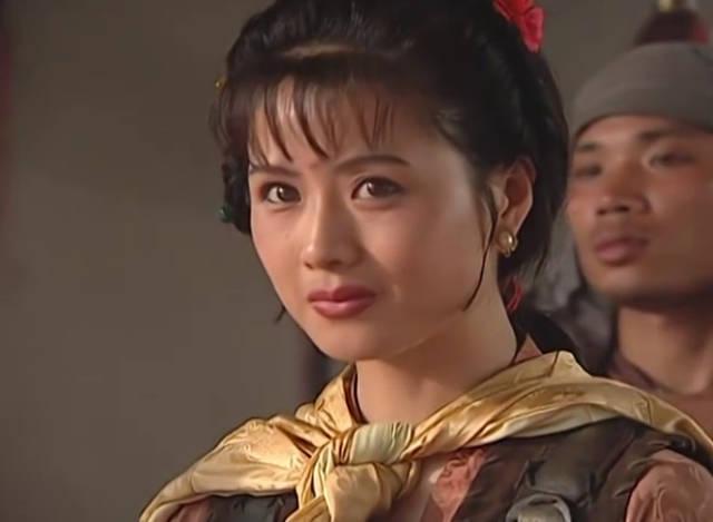 第三位:张春燕(庞秋燕)郑爽在拍摄《水浒传》时,已经33岁了,已经过了